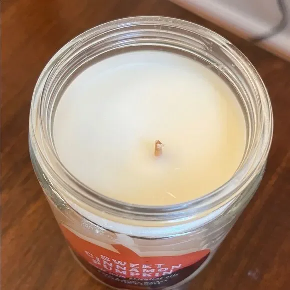 Bath & Body Works Sweet Cinnamon Pumpkin Candle - Cream and Black - Picture 2 of 2